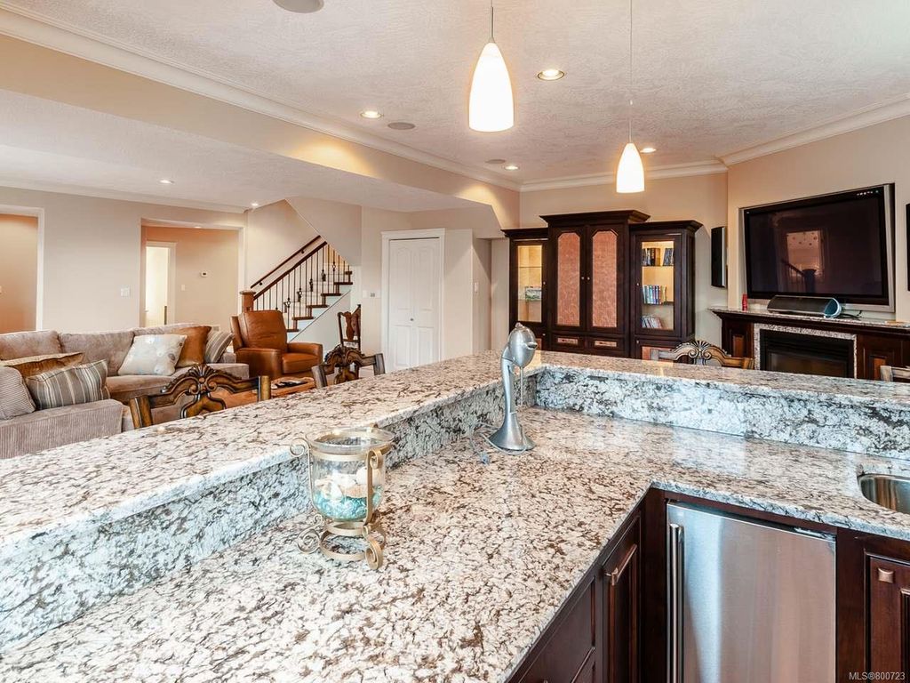 listing image 16040581314224601374