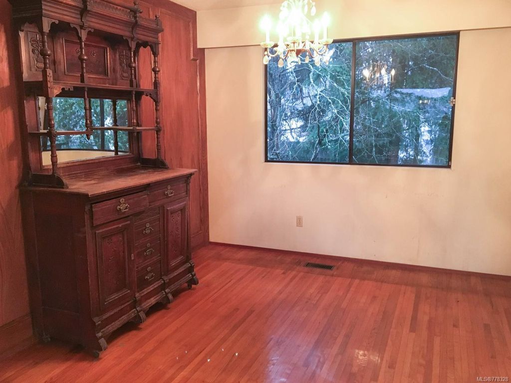 listing image 16042782688157371075