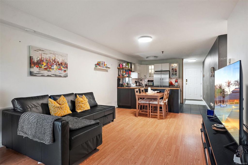 listing image 16045649399581516352