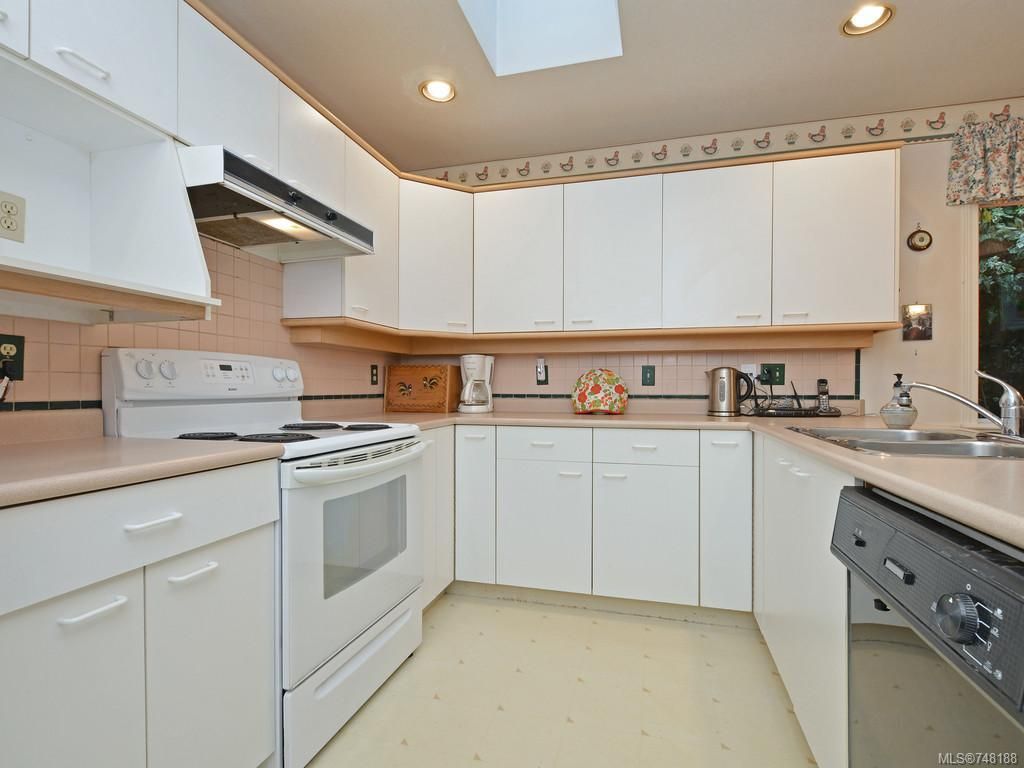 listing image 16048870858119539153