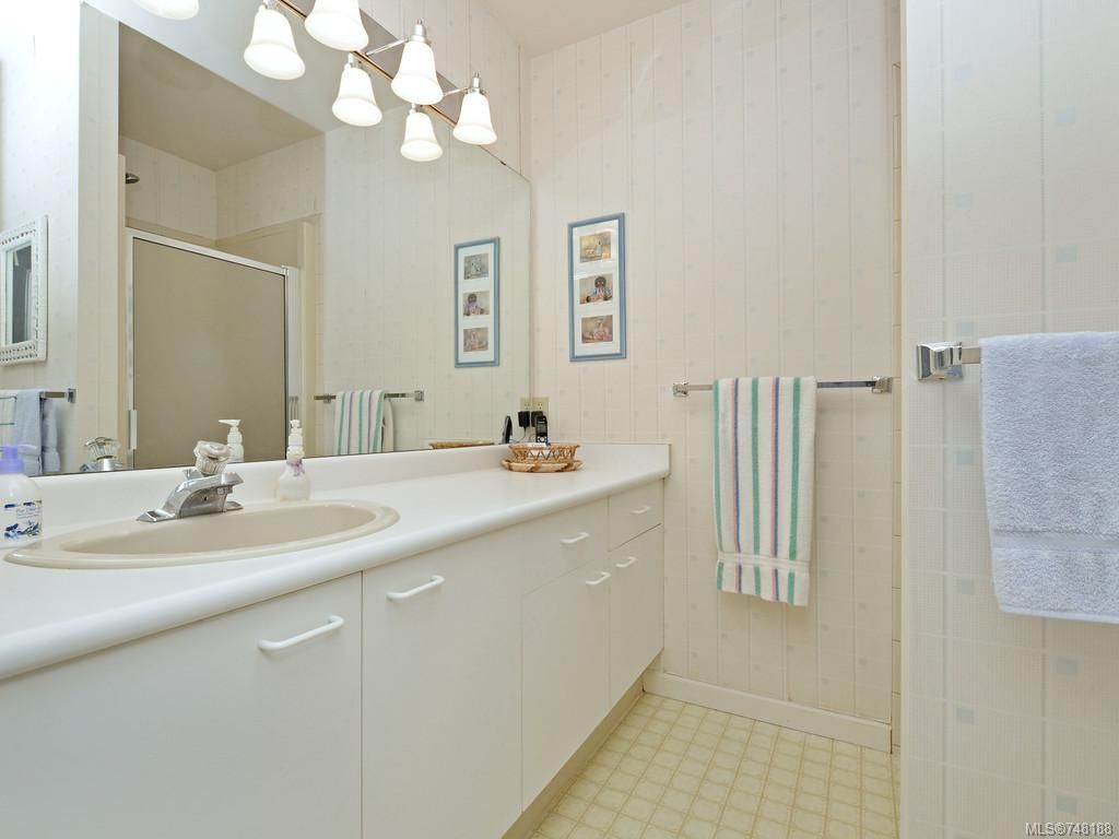 listing image 16047179846278042385