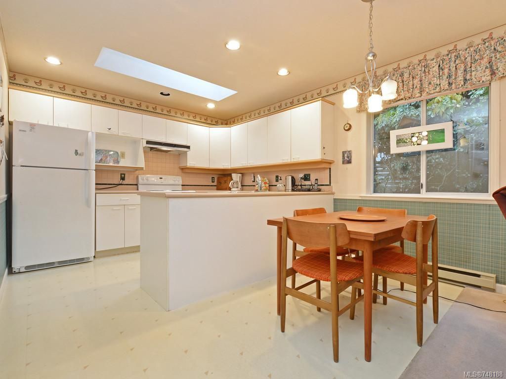 listing image 16048783668625437434