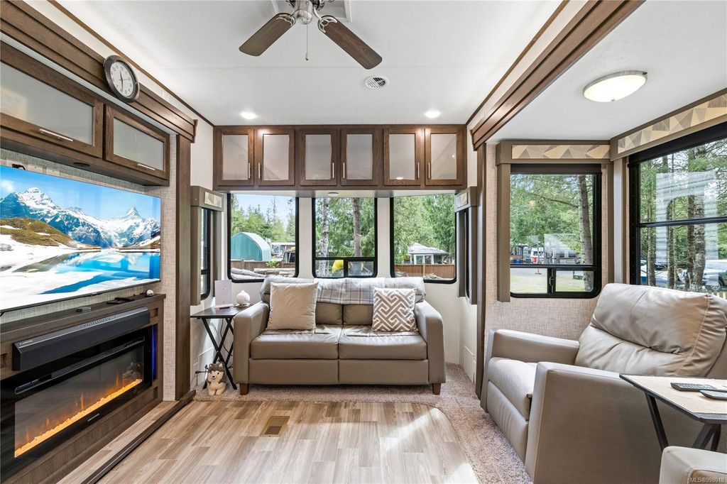 listing image 16046634173305397261