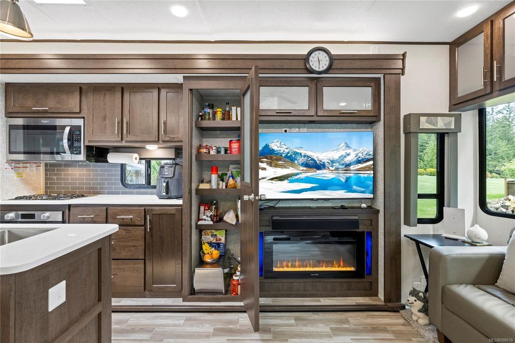listing image 16044283949716553581