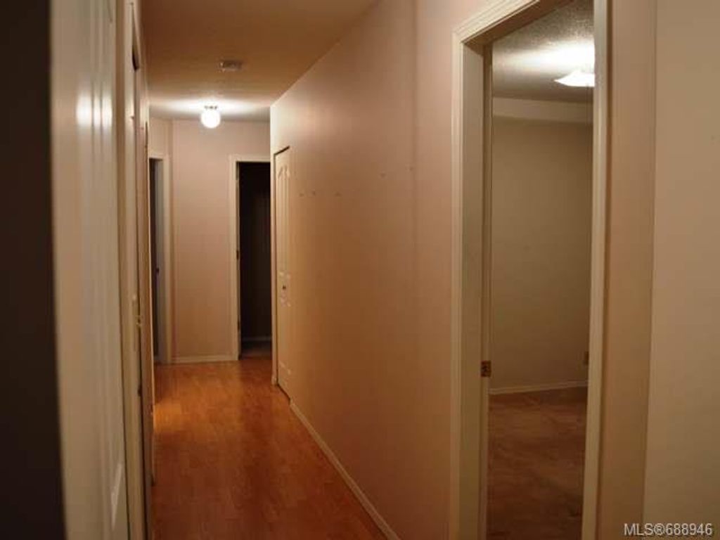 listing image 16043869822789857477