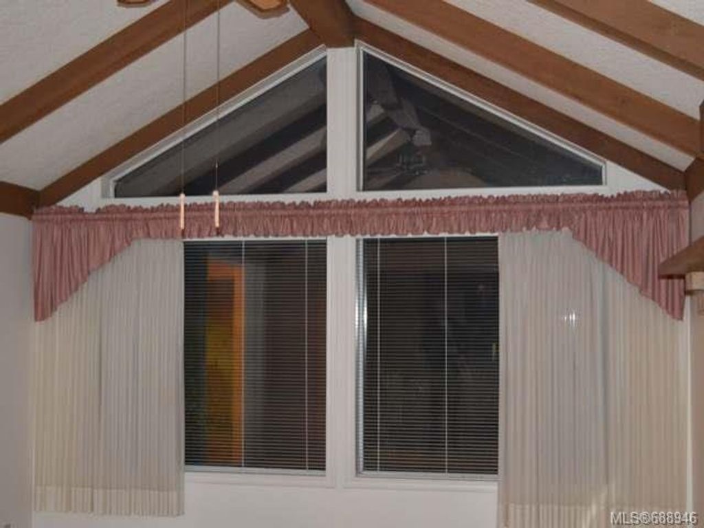 listing image 16049401455472388224