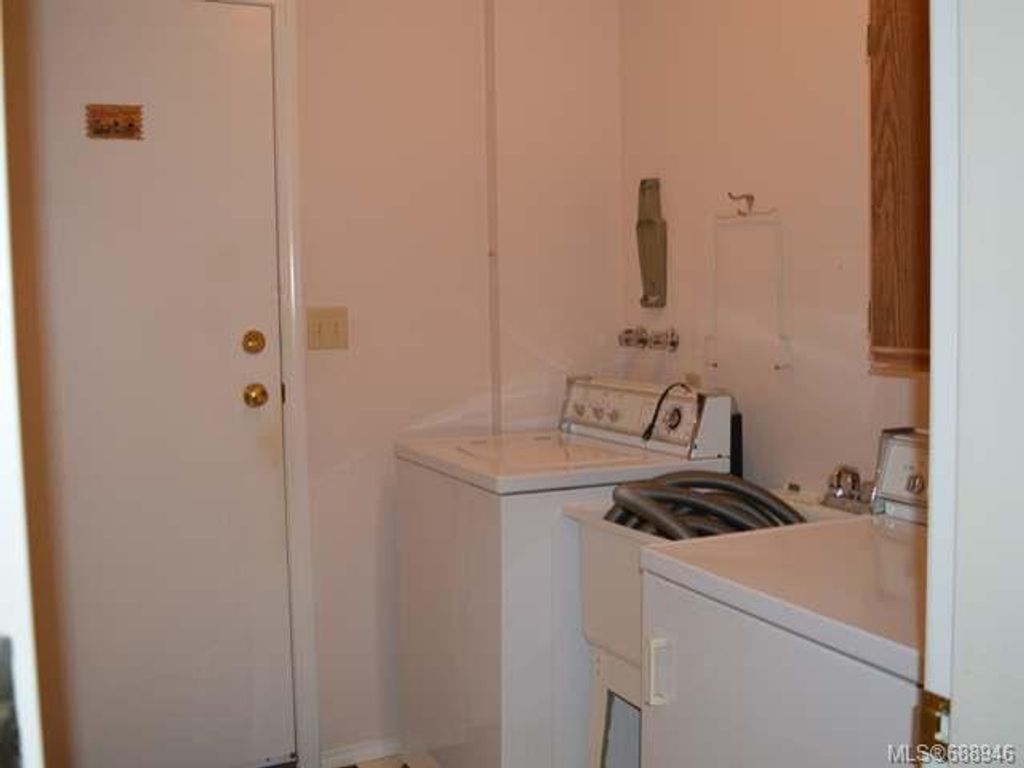 listing image 16049224483539774853