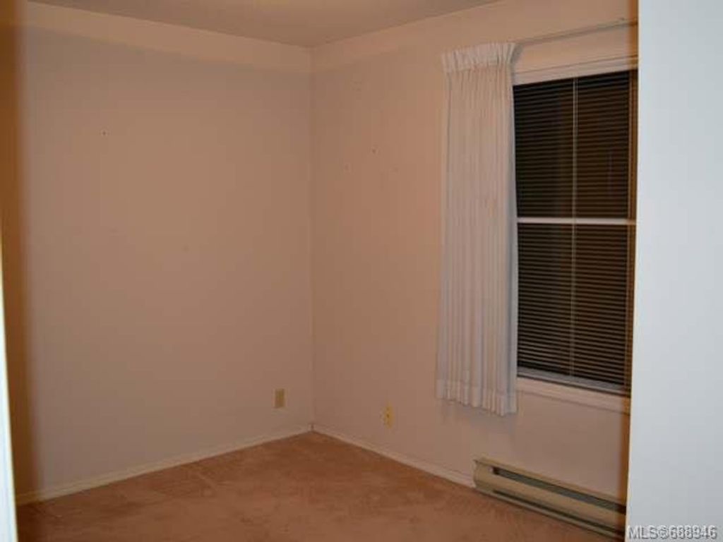 listing image 16049325993136730416