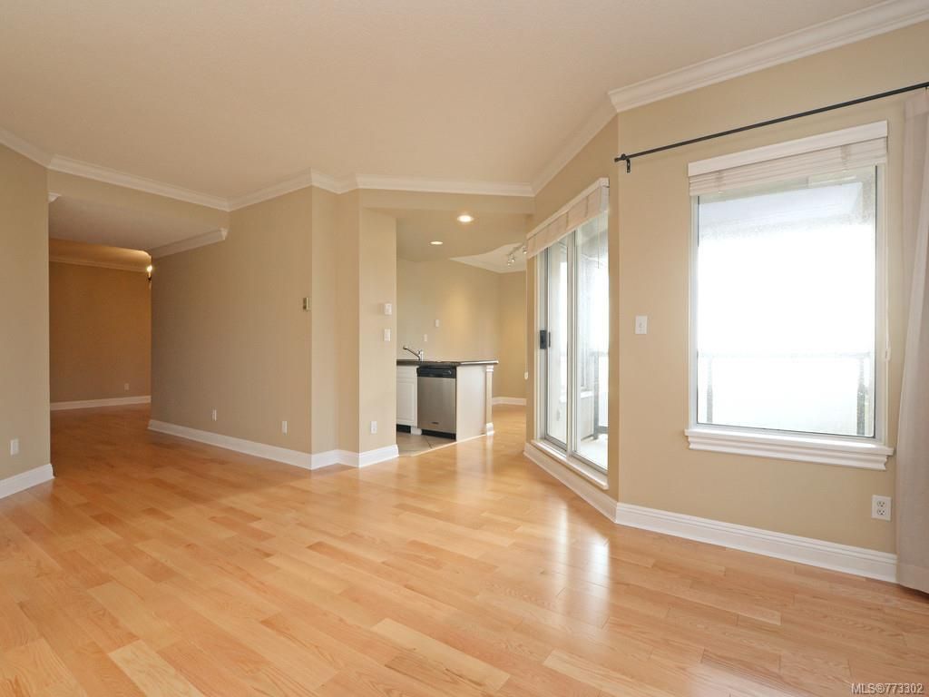 listing image 16048314417770797120