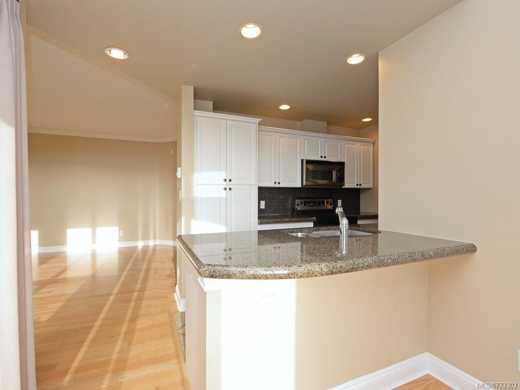 listing image 16043933457993117953