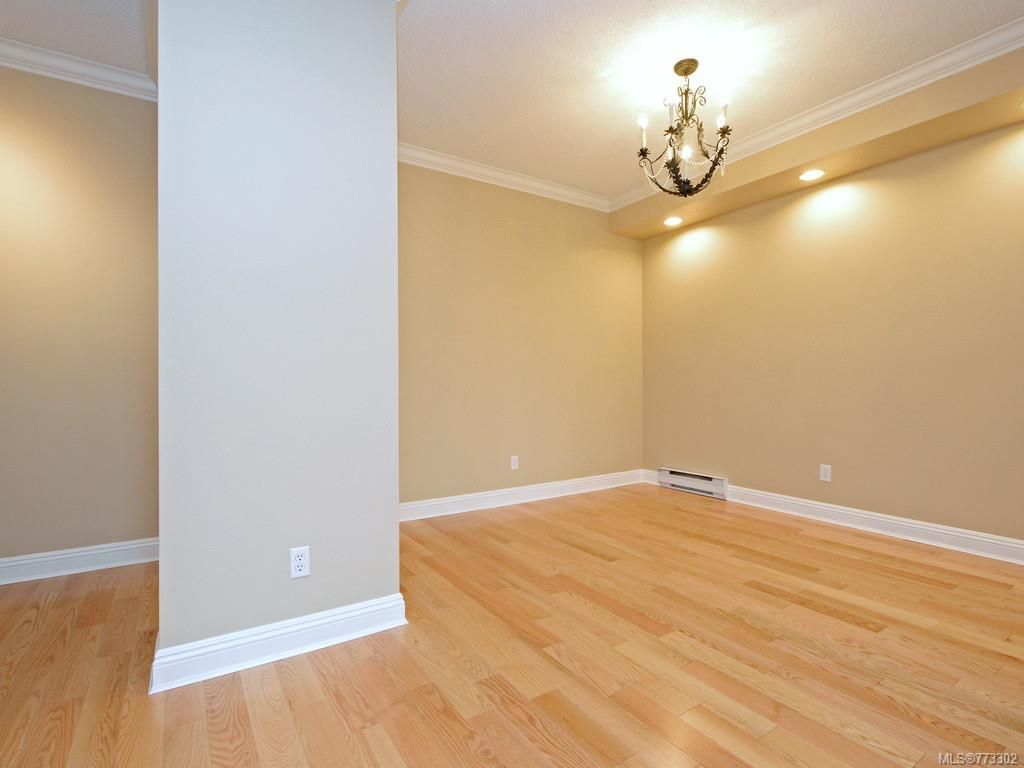 listing image 16048474535480855575