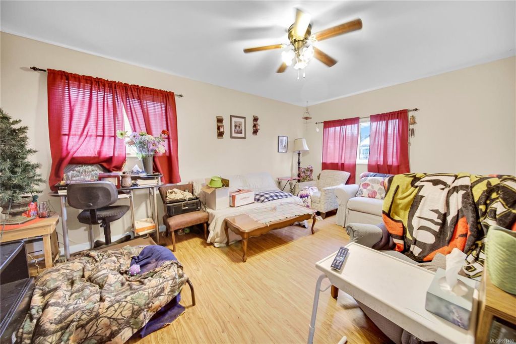 listing image 16046143004157267460