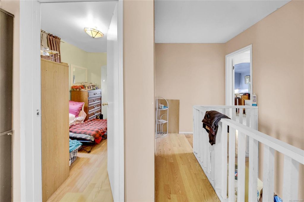listing image 16048945603604572528