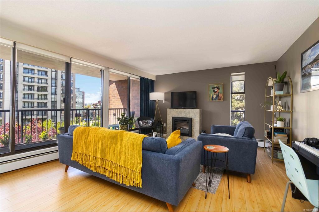 listing image 16048239986712628047