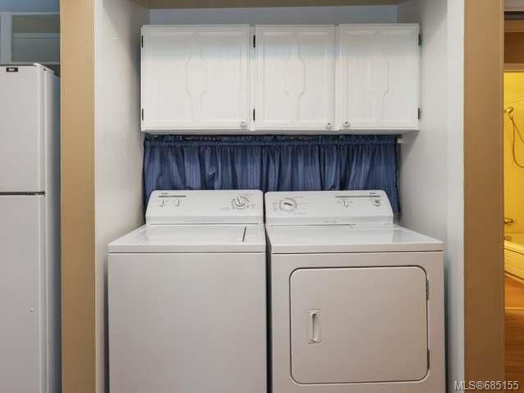 listing image 16047479810882426232