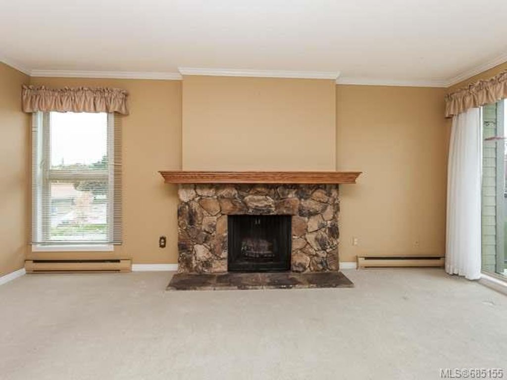 listing image 16044427219838379439