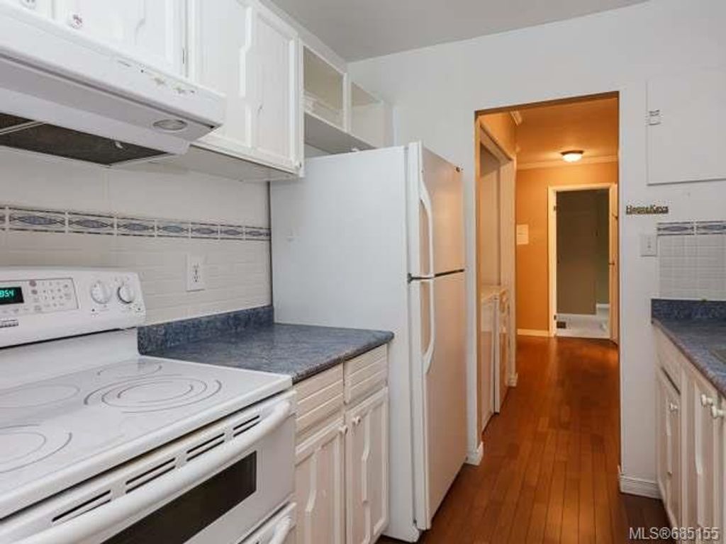 listing image 16041395398286365217