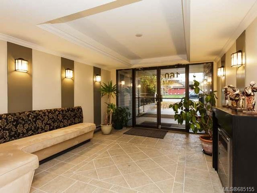 listing image 16047377851878159726