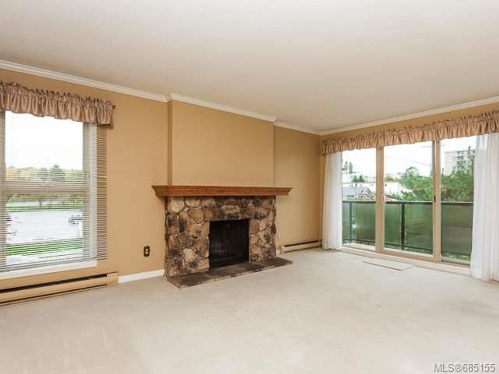 listing image 16043686463178965217