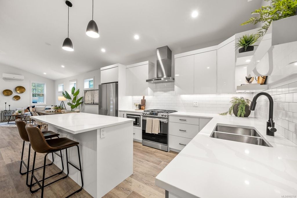 listing image 16042220771668997730