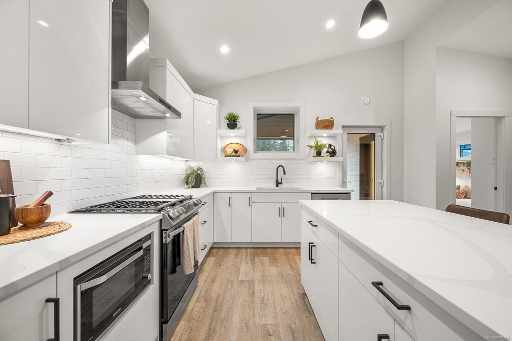 listing image 16041761355919727698
