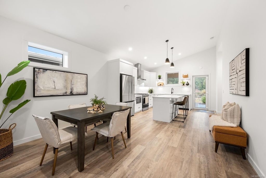 listing image 16045012279161875150
