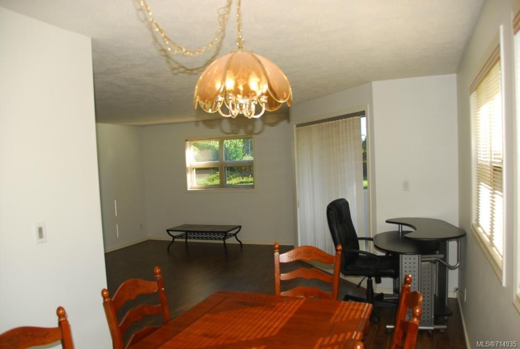 listing image 16046344930614206083