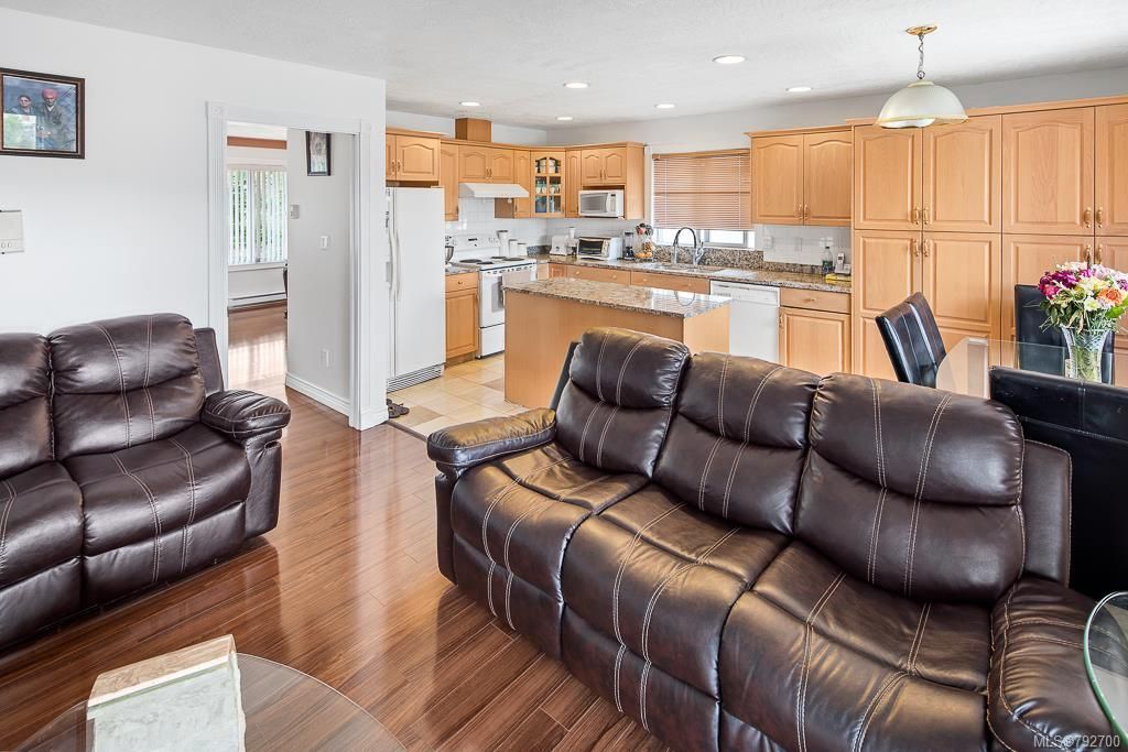 listing image 16040867705238022466