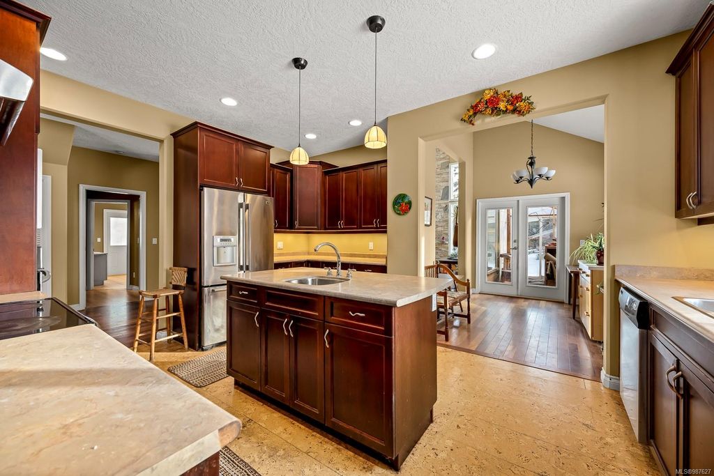 listing image 16044432554851286863