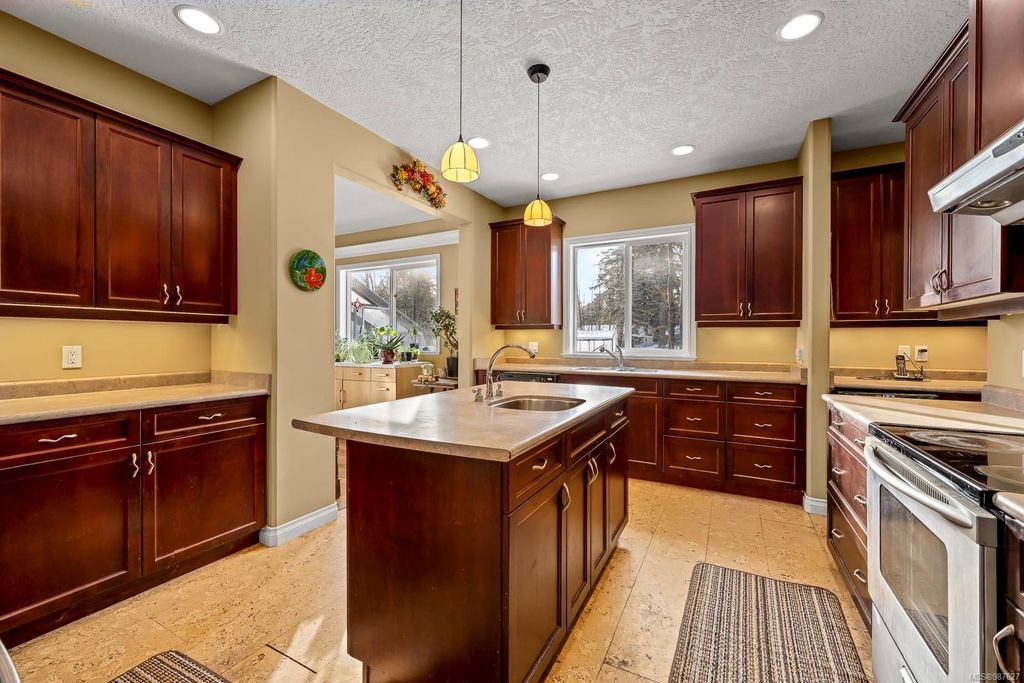 listing image 16045405362278371837