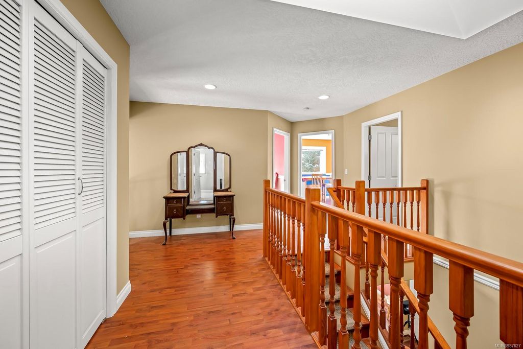 listing image 16040027445913550722