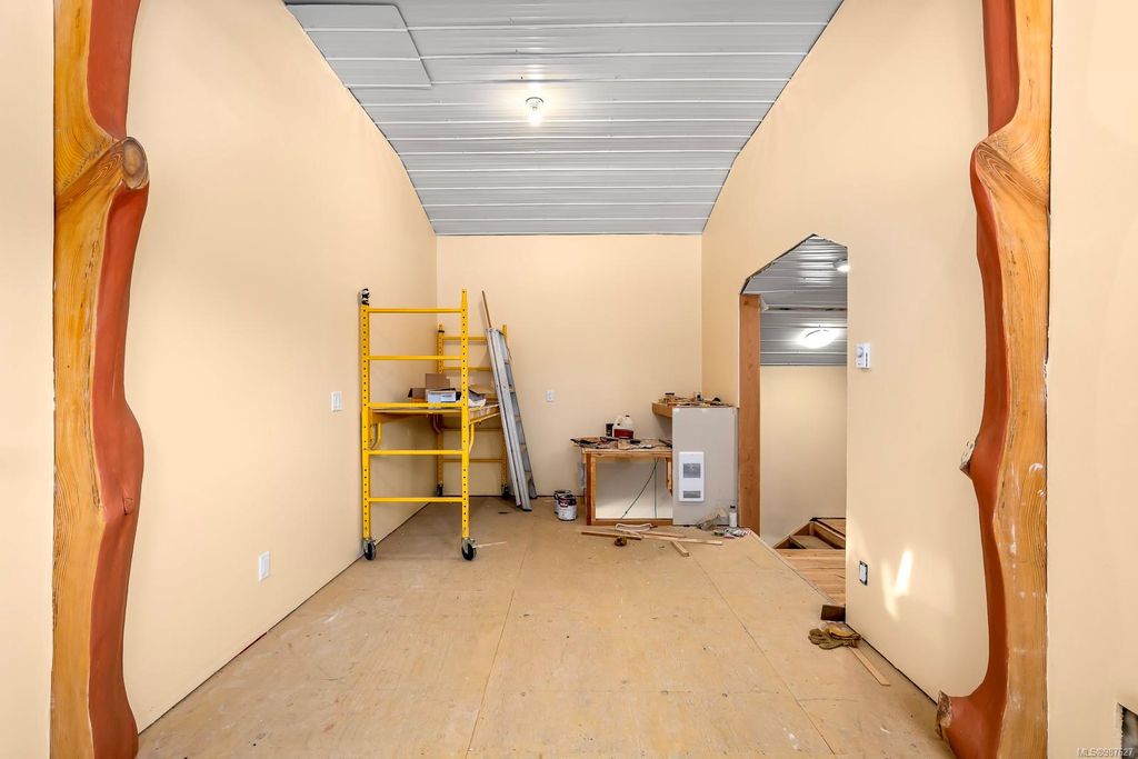listing image 16047389102208521500