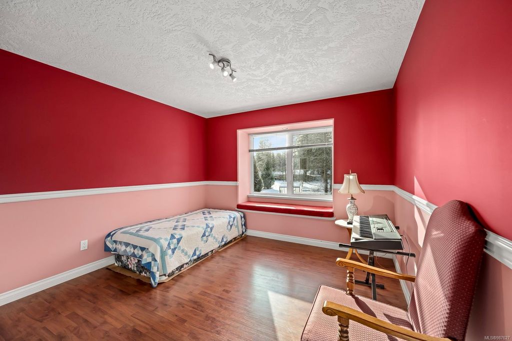 listing image 16041217522865659244