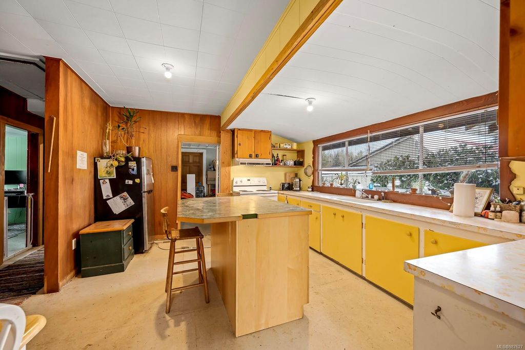 listing image 16045741107581595168