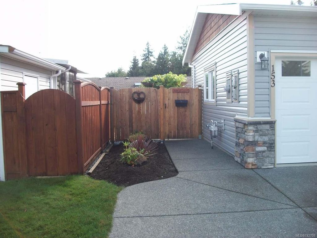 listing image 16048712943978085714