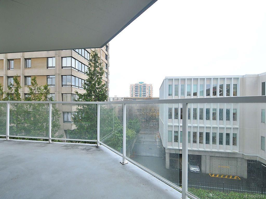 listing image 16043365418758860808