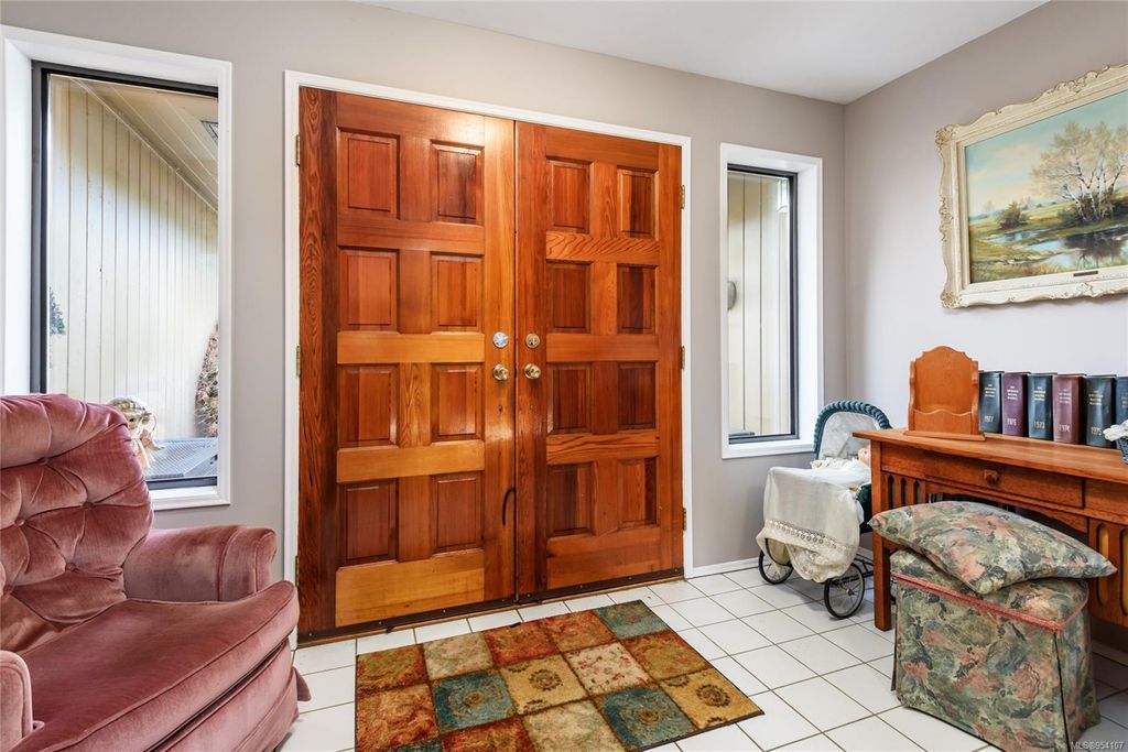 listing image 16043451900202365293