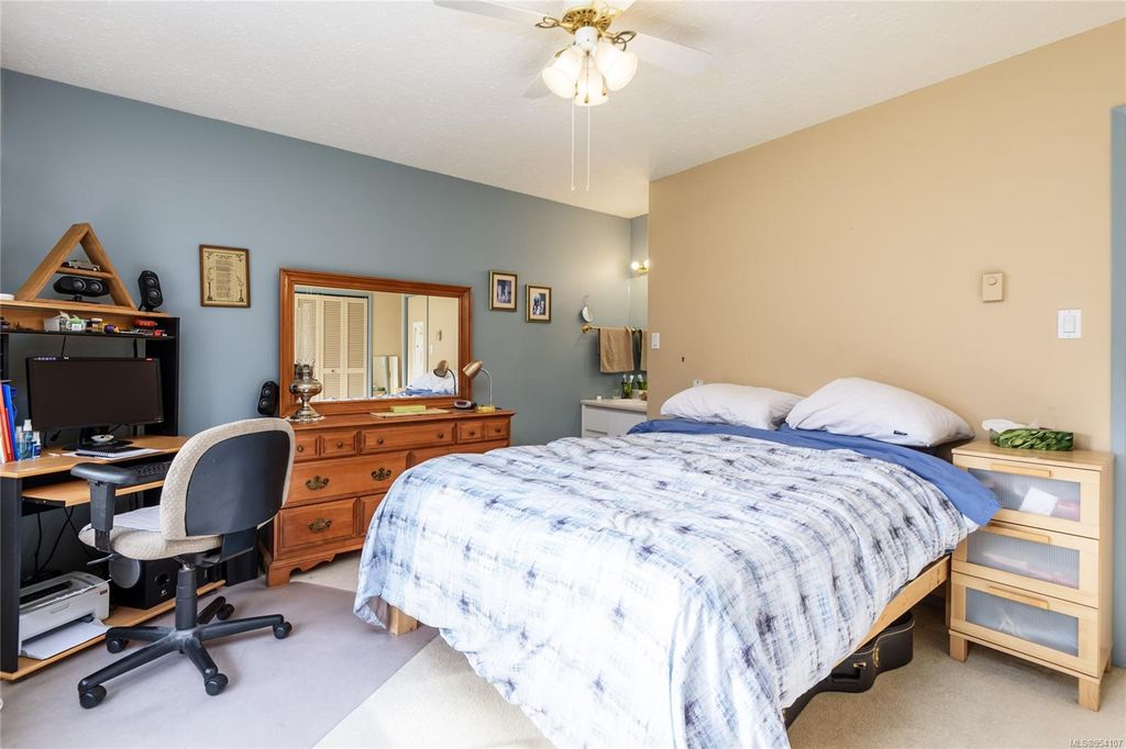 listing image 16045800763321954726