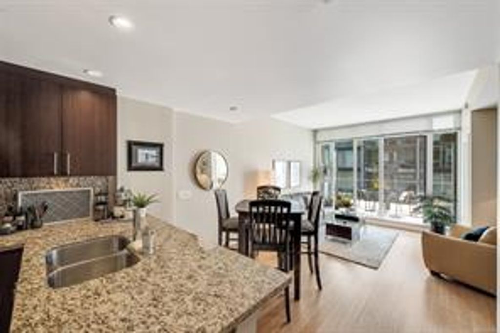 listing image 16043627207746