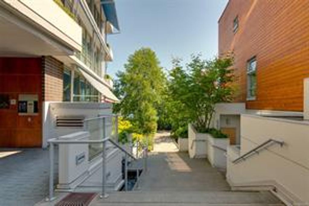 listing image 1604117710803