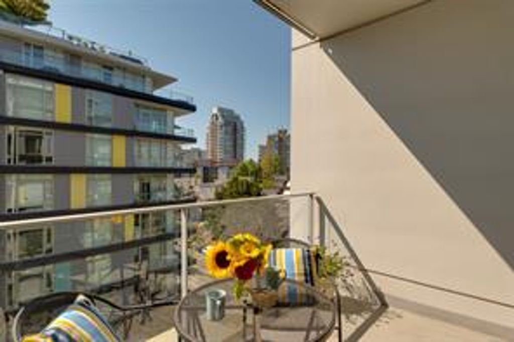 listing image 16043145363809