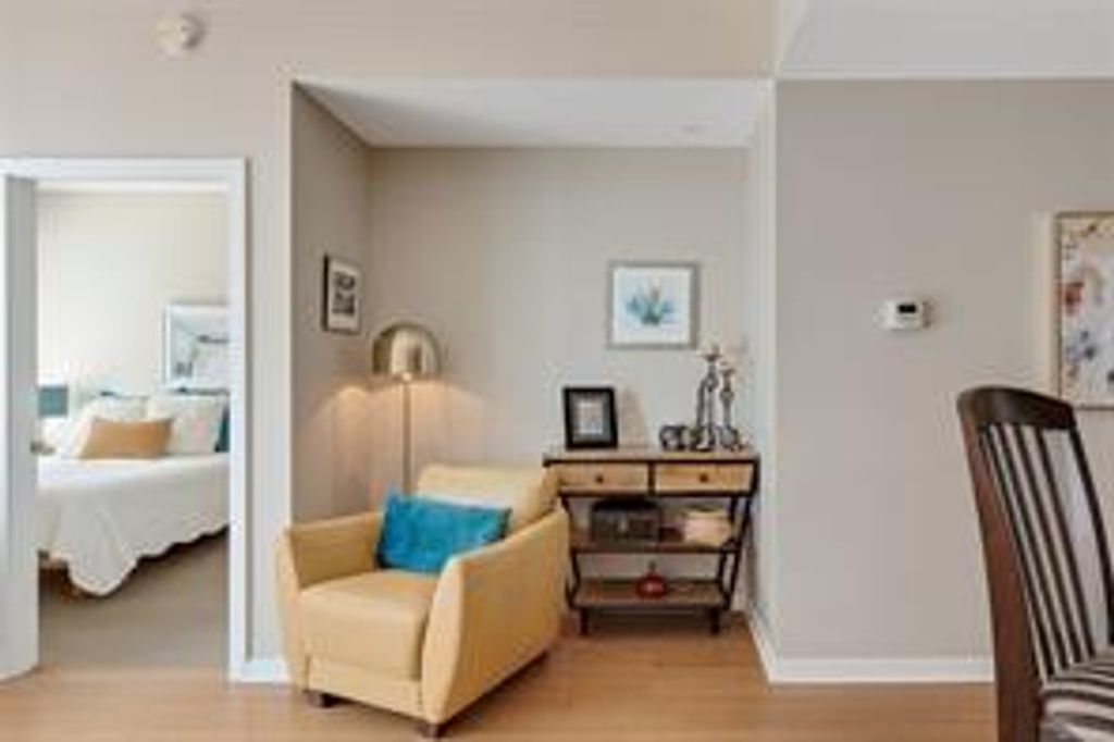 listing image 16041396801347