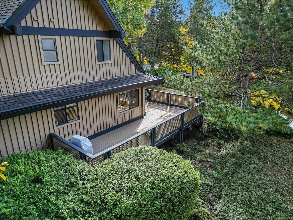 listing image 16041679018393418681