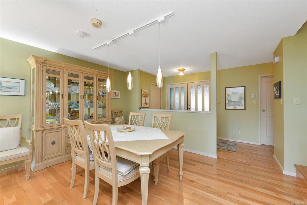 listing image 16040052464399459368
