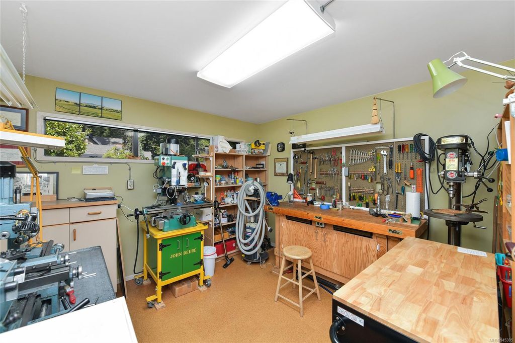 listing image 16048595977488441477
