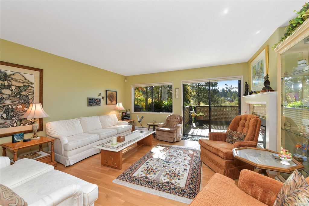 listing image 16041590558501935684