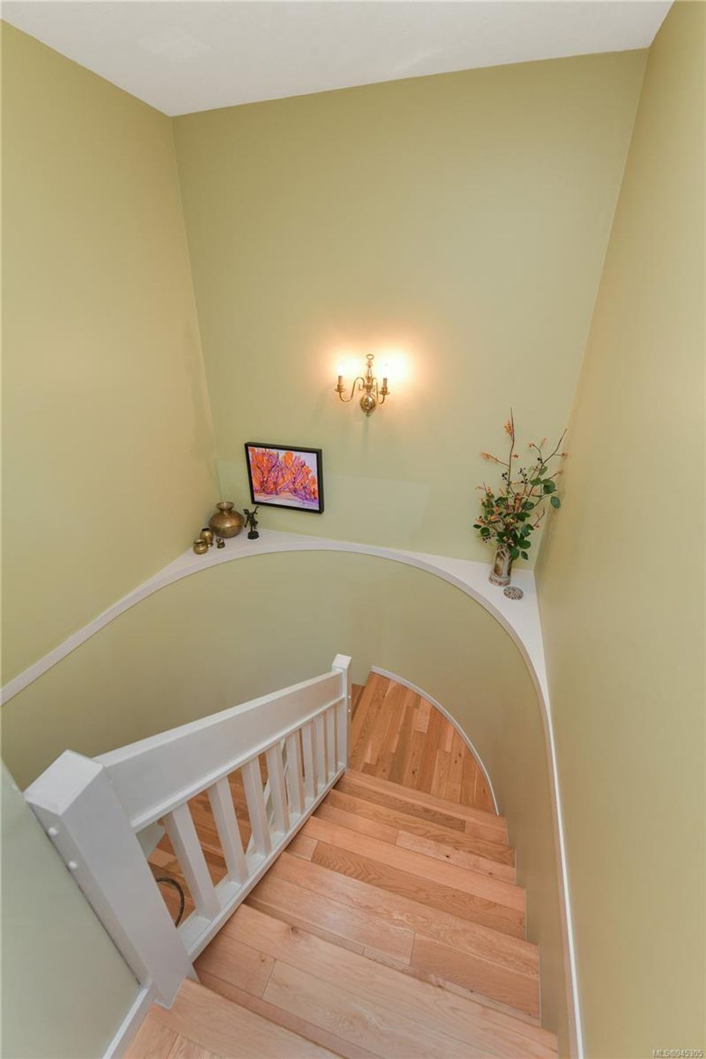 listing image 16047836337023903979