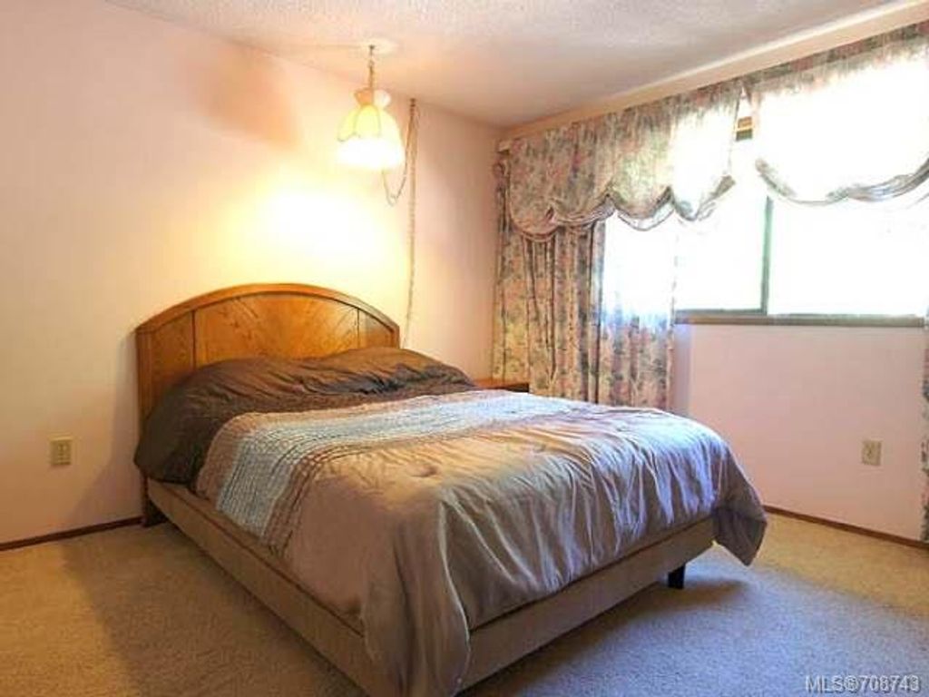 listing image 16046604455312940776