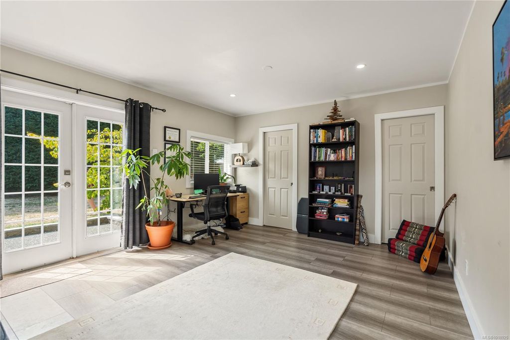 listing image 16042503947441836170