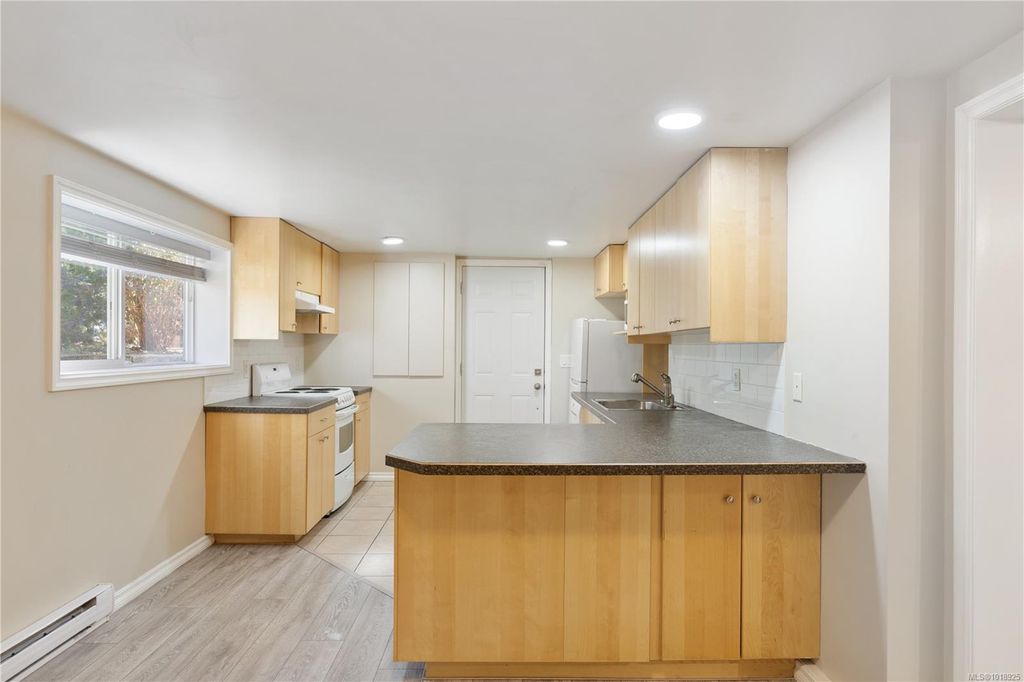 listing image 16043406262804232395